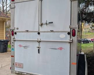 Sundowner Horse Trailer