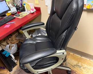 18Dec 08 2025 09 57pmUaxc