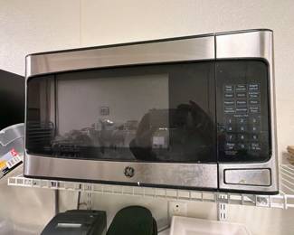 109Dec 18 2025 10 04pmb7He