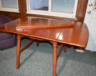 Drop leaf side table