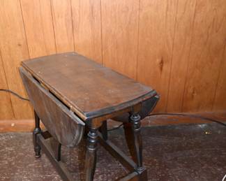 drop leaf side end table