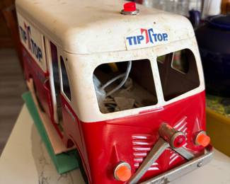 Electric light up vintage Tip Tip bread truck 