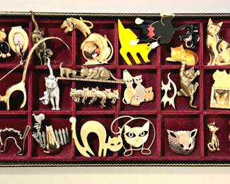 Beautiful Cat Pin / Brooch Collection