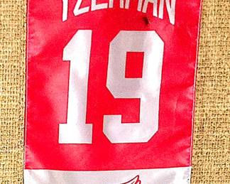 AUTOGRAPHED January 2, 2007 Steve Yzerman Detroit Red Wings retirement mini-banner