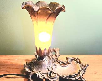 Tiffany Style Vintage Lily Vanity Lamp