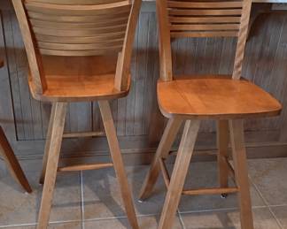 Canadel bar stools