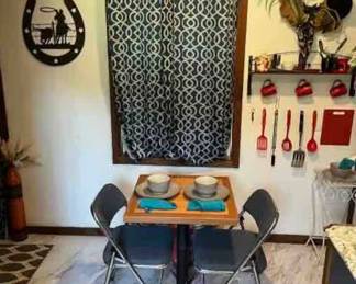 Clear Desert plates (100) can buy separately or bulk , large plates, small tables coffee mugs , custom made wreaths 