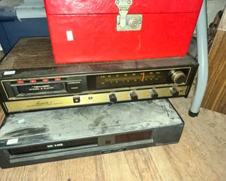 VINTAGE 8 TRACK STEREO w/ SPEAKERS & VCR