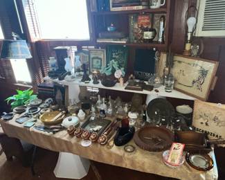 GREAT TABLE OF VINTAGE GOODIES!