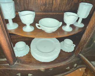 LOTS OF LOVELY PIECES