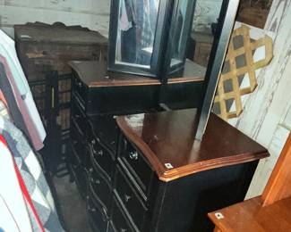 DROP CENTER DRESSER & WING MIRROR
