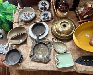 VINTAGE ASHTRAYS