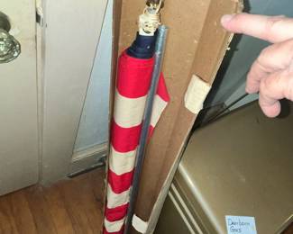 OUTSIDE USA FLAG IN BOX