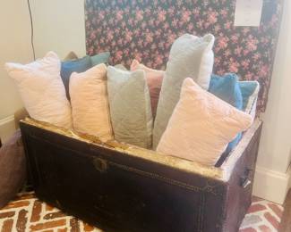 Bella Notte Linen long lumbar pillows