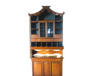 Vintage Chinoiserie Chippendale Style Display Cabinet With Pagoda Top Detailing