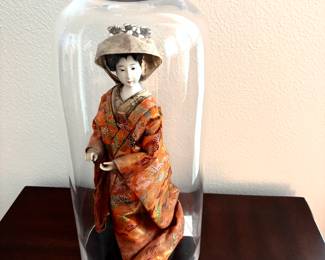 Japanese Geisha under dome