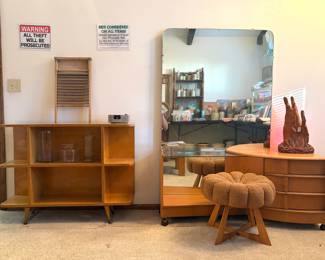 mid-century modern Heywood-Wakefield bedroom furniture Set with vanity stool.