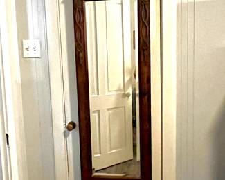 Mountable Jewelry Cabinet