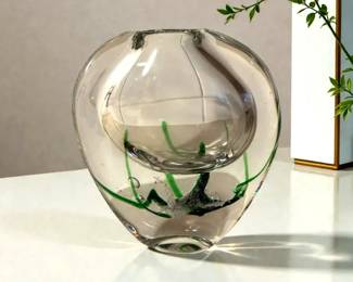 Signed 1960s Vicke Lindestrand Swedish Kosta Seaweed Series Art Glass Vase