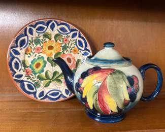 Moorcroft Teapot Olaria Eristo Portugal Terra Cotta Plate