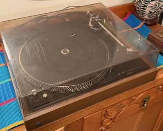 Dual CS 606 direct drive turntable