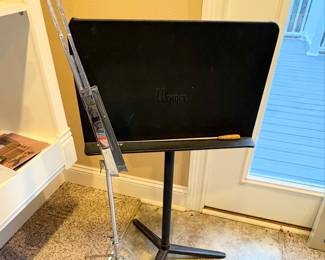 Manhasset M50 Orchestral Music Stand.