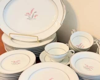 Vintage Noritake Crest dinnerware 