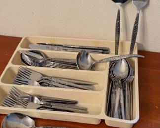 Oneida Rogers Premier Line flatware in the Spanada pattern.