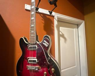 In online auction - Vintage Aria Diamond 1202T Conrad Guitar