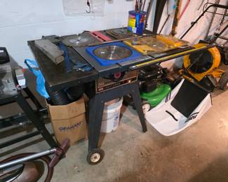 Craftsman table saw.