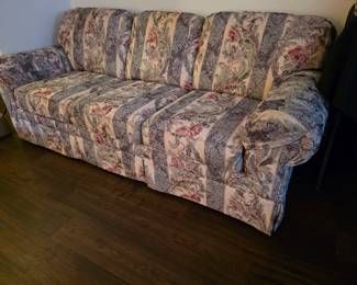 Fantastic flexsteel sofa couch. Excellent condition!!