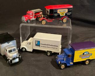 Matchbox Collectables Box Trucks 