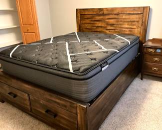 2023 Ariel Black Mattress Set Queen