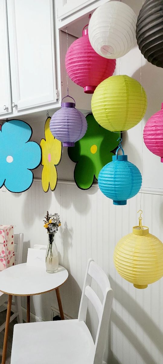 Lamps, original flower paintings and furniture.