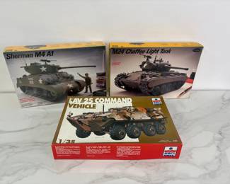 Lot 9945 Vintage Military Miniature Models 135 scale ESCI Testors Italeri