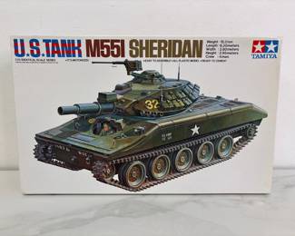Lot 9943 Vintage Military Miniature Model 135 scale Tamiya US Tank M551 Sheridan
