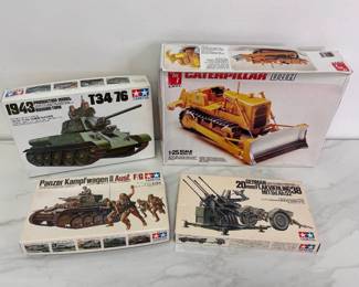 Lot 9949 Vintage Military Miniature Models 1 35  125 scale Tamiya ERTL