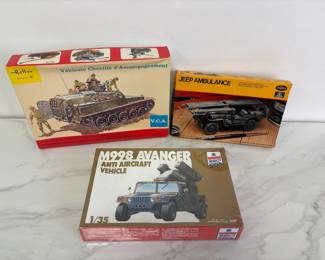 Lot 9940 Vintage Military Miniature Models 135 scale Heller ESCI Testors Italeri