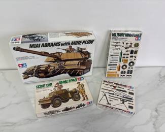 Lot 9947 Vintage Military Miniature Models 1 35 scale Tamiya