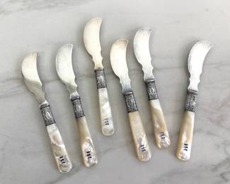 Lot 9961 Vintage Mother of Pearl Handled Cheese Knives