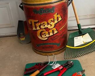 Unique RuffnTuff Trashcan, Garden Supplies