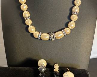 Givenchy Pearl Necklace With Bracelets