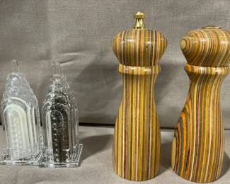Salt Pepper Shakers 
