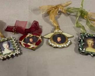 Unique Victorian Picture Frame Ornaments 6 Total