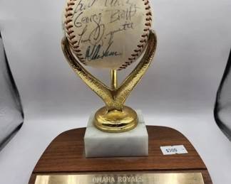 1973 OMAHA ROYALS TEAM SIGNED BASEBALL WITH GEORGE BRETT EARLY SIGNATURE