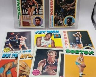 LOT OF VINTAGE BASKETBALL CARDS . 10 CARDS