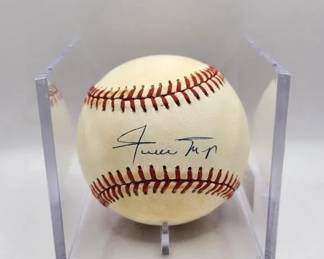WILLIE MAYS SIGNED BASEBALL. JSA CERTIFIED