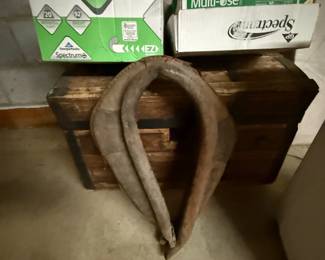 Leather horse collar, antique.