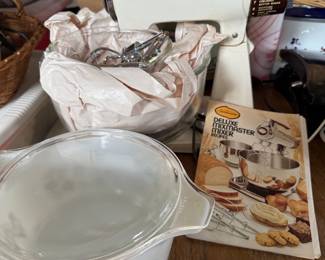 Vintage kitchen appliances in like-new condition.