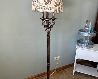 Floor lamp